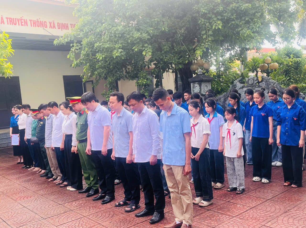 Anh-tin-bai